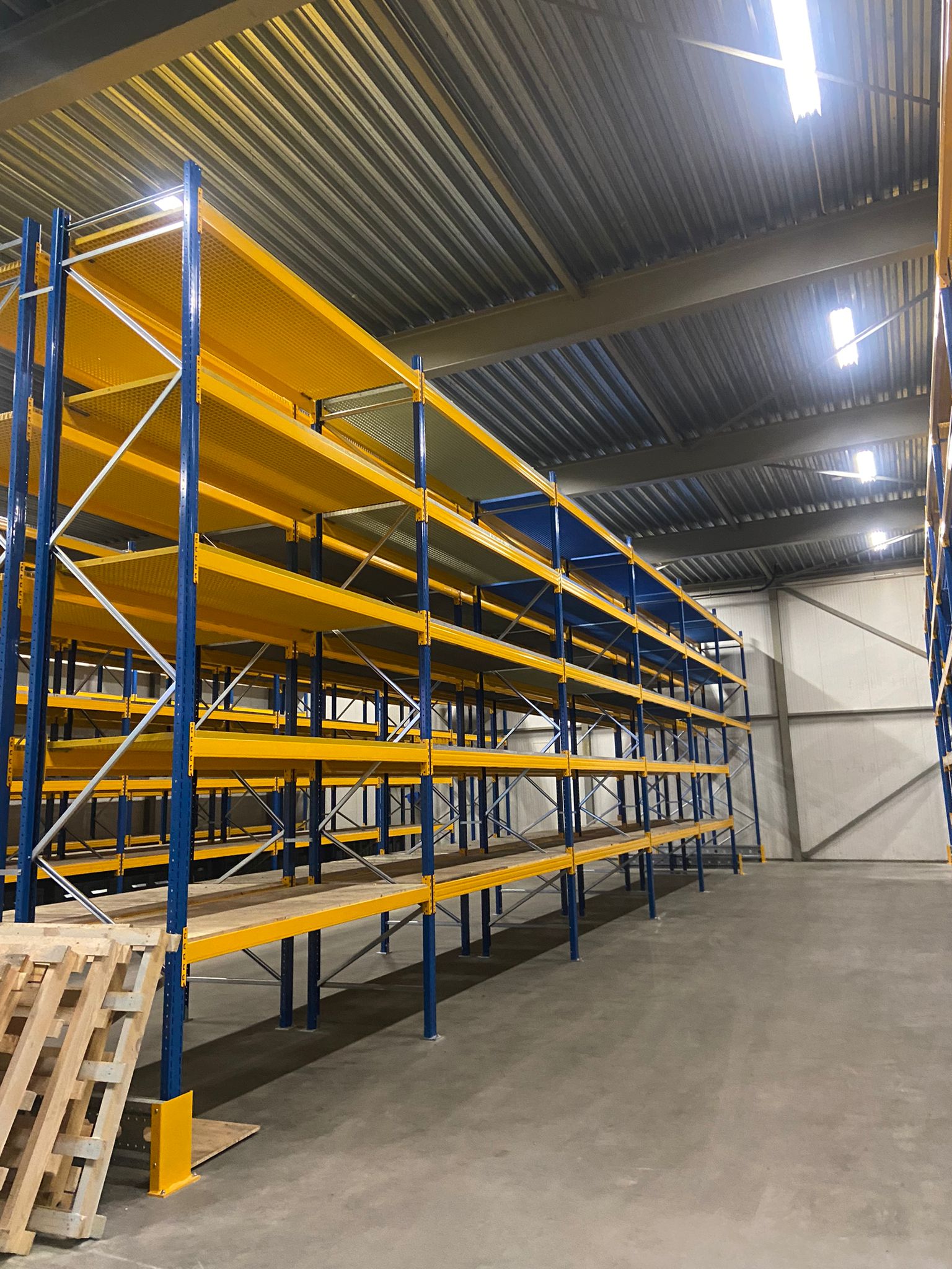 Warehouse shelves – Rotterdam, Netherlands