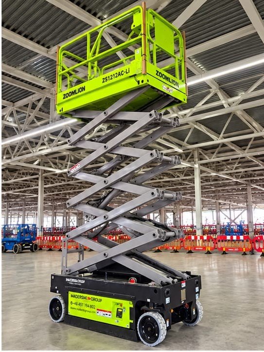 Podnośnik nożycowy Zoomlift ZS1212AC-Li 3
